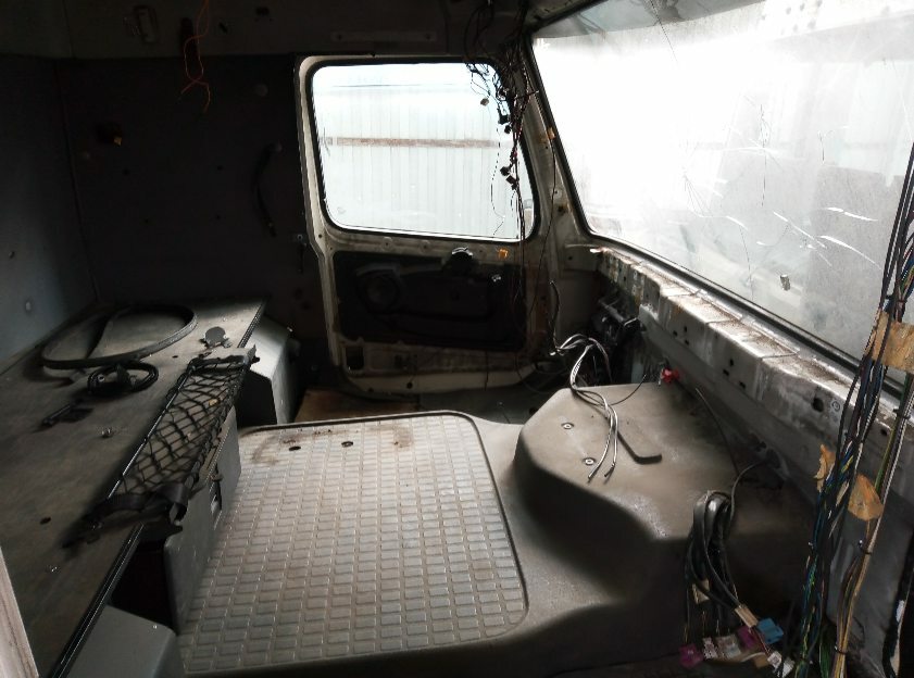 кабина б/у \ каркас кабины - 4